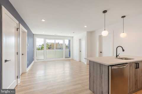 629 W GIRARD AVENUE, PHILADELPHIA, PA 19123