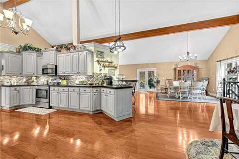 1401 Vickie CIR, Berryville, AR 72616
