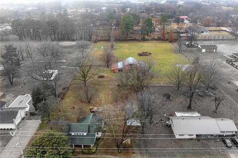 302 S Gutensohn RD, Springdale, AR 72762