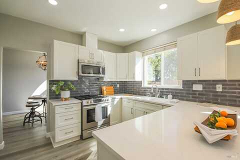802 Derry Circle, Vacaville, CA 95688