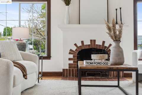 2985 California St., Oakland, CA 94602