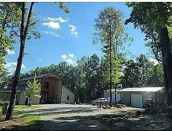 400 Maple Trail, Pikeville, TN 37367