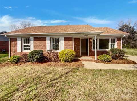 2224 Thornfield Road, Charlotte, NC 28217