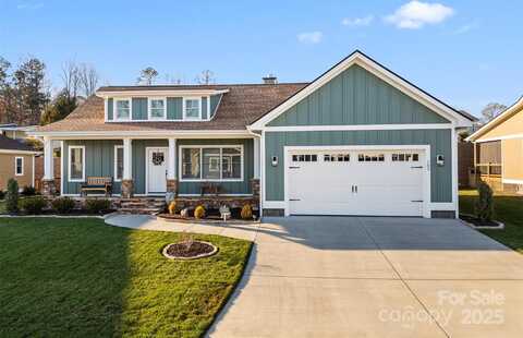 102 Olde Oak Way, Hendersonville, NC 28792