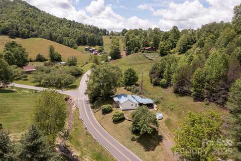 1022 Phipps Creek Road, Burnsville, NC 28714