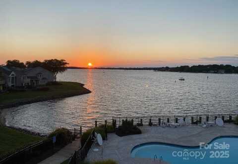 18589 Vineyard Point Lane, Cornelius, NC 28031