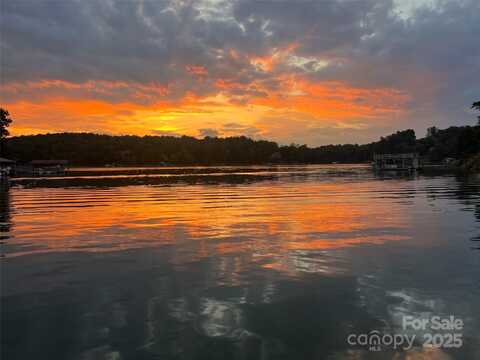 1600 Lillians Point Court unit: 33, Morganton, NC 28655