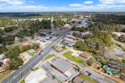 493 N Ferdon Boulevard, Crestview, FL 32536
