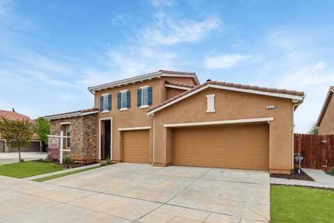 2437 Prestwick Avenue E, Fresno, CA 93730