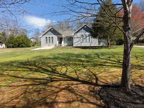 100 DONNA DR, Franklin, NC 28734