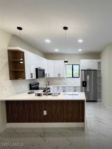 4802 NORA Avenue N, Lehigh Acres, FL 33971