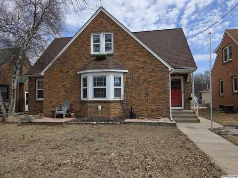 931 N Monroe, MASON CITY, IA 50401