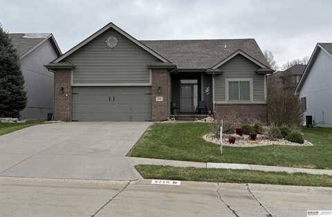 8215 S 107 Street, La Vista, NE 68128