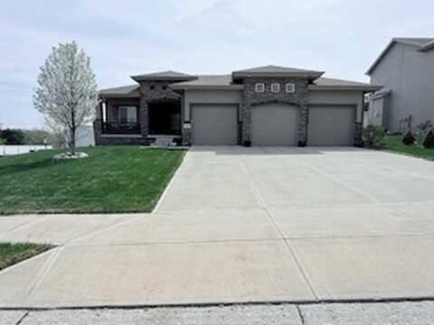 11051 Edgewater Drive, Papillion, NE 68046