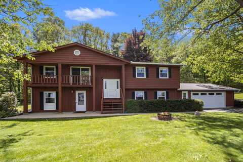 2725 W B Avenue, Plainwell, MI 49080