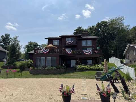 12236 Southgate Drive, Plainwell, MI 49080