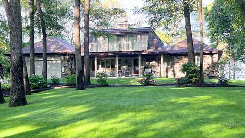 2542 Cove Road, Twin Lake, MI 49457