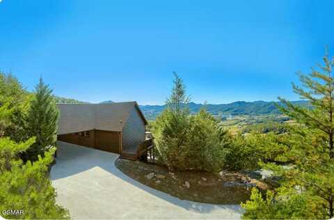 3935 Ravens Den Way Way, Sevierville, TN 37862