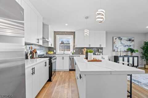 908 S Park Ave, Linden, NJ 07036