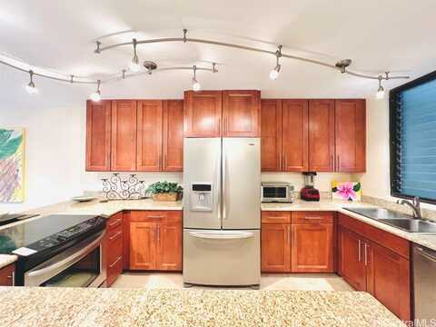 511 Hahaione Street, Honolulu, HI 96825