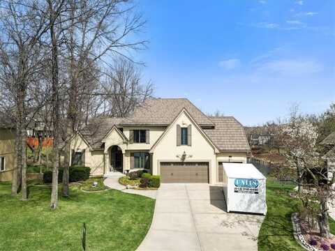 712 NE Plumbrook Place, Lees Summit, MO 64064