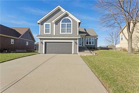 10904 N Manchester Avenue, Kansas City, MO 64157