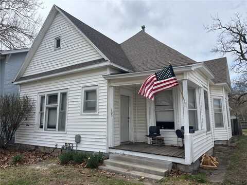 105 N Walnut Street, Pittsburg, KS 66762