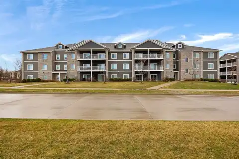 2863 Spring Rose Cir #309, Coralville, IA 52241