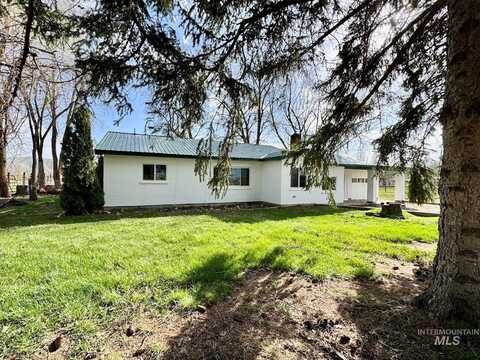 2435 Schiller Rd, Emmett, ID 83617