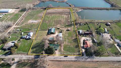 2435 Schiller Rd, Emmett, ID 83617