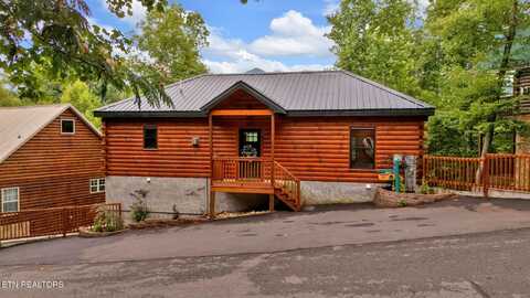 1616 Misty Hollow Way, Gatlinburg, TN 37738
