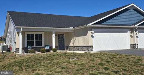 464 DRIPPING SPRING DRIVE, HEDGESVILLE, WV 25427