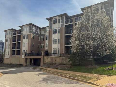 842 N New Ballas Court, Saint Louis, MO 63141