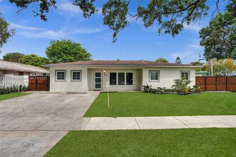 2125 Alamanda Dr, North Miami, FL 33181