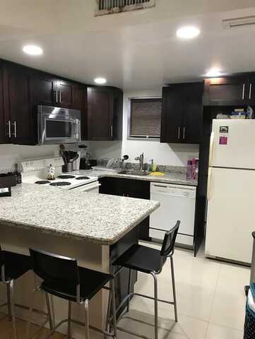 8290 Lake Dr, Doral, FL 33166