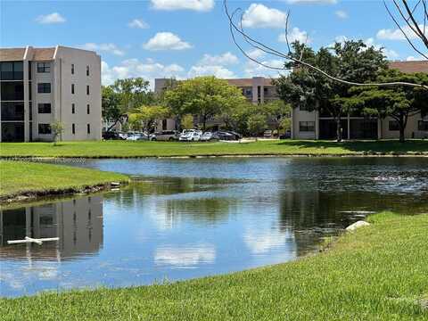 10130 Sunrise Lakes Blvd, Sunrise, FL 33322