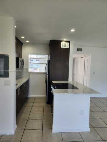 7680 SW 82nd St, Miami, FL 33143
