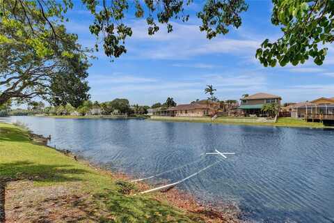 2030 Bayberry Dr, Pembroke Pines, FL 33024