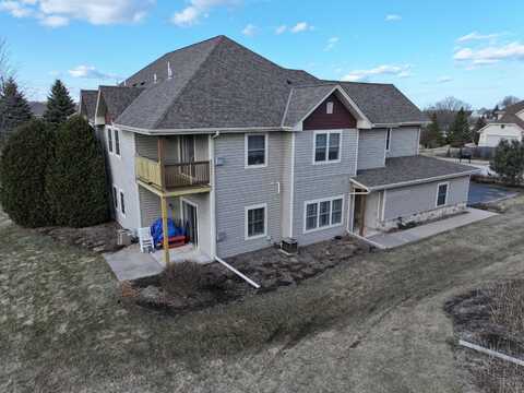 1617 New Port Vista Dr, Grafton, WI 53024