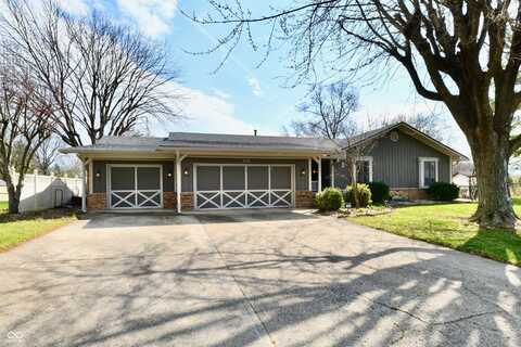 695 Valley Oaks Road, Greenwood, IN 46143