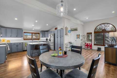 2432 NE Crocus Way, Bend, OR 97701
