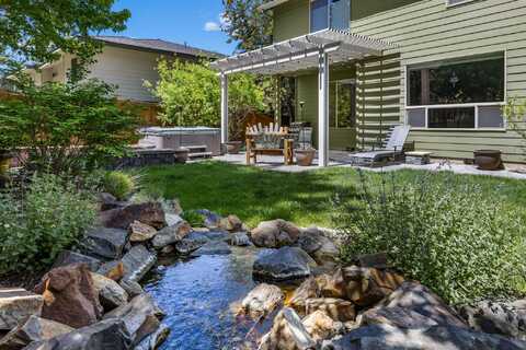 512 NW Flagline Drive, Bend, OR 97703