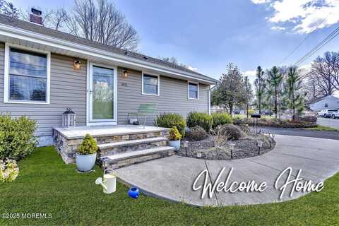 165 Bayview Avenue, Belford, NJ 07718