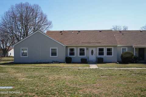 122c Muhlen Platz, Freehold, NJ 07728