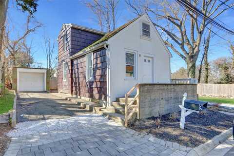 9 Leona Place, Locust Valley, NY 11560
