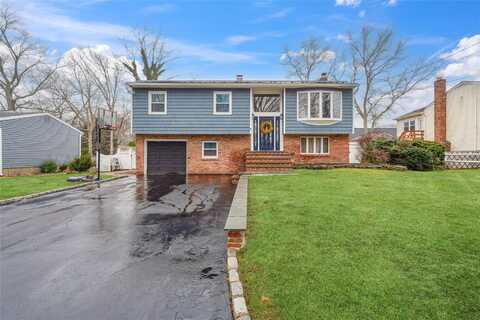 108 Hawkeye Street, Ronkonkoma, NY 11779