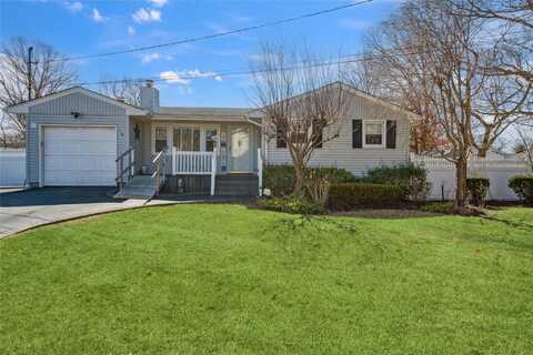 58 Wayne Street, Hauppauge, NY 11788