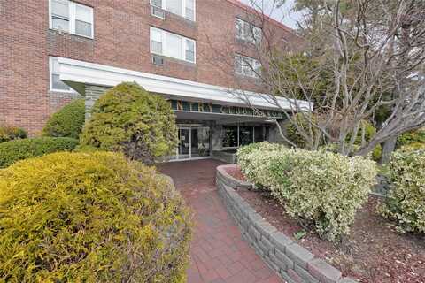 250 W Merrick Road, Freeport, NY 11520