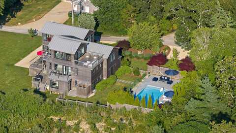 110 Fifth Street N, Edgartown, MA 02539