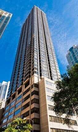 30 E HURON Street, Chicago, IL 60611